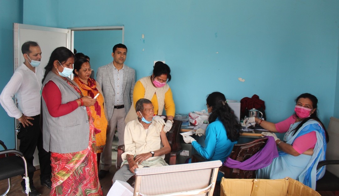 तिलोत्तमामा खाेप अभियान सुरु, पहिलो दिन २३ सय बढिले लगाए