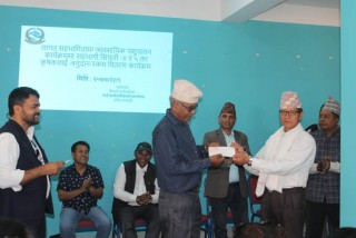 सियारीका किसानहरुलाई अनुदान रकम वितरण
