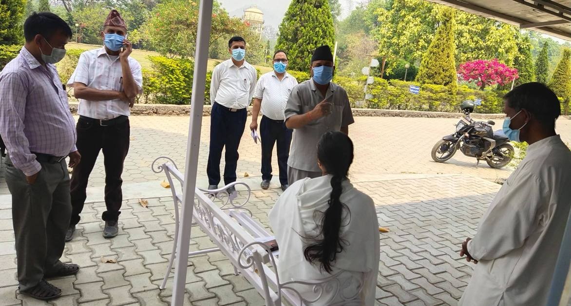बुटवल उपमहानगरद्वारा विद्यालयलाई नयाँ मापदण्ड, संक्रमितलाई भेटन घरदैलोमा  मेयर