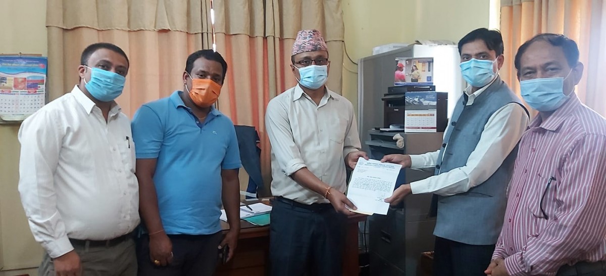 उद्याेग व्यापार संगठन  विद्युतीय समस्या सहित पुग्याे प्राधिकरण, समाधानका लागि ज्ञापन पत्र