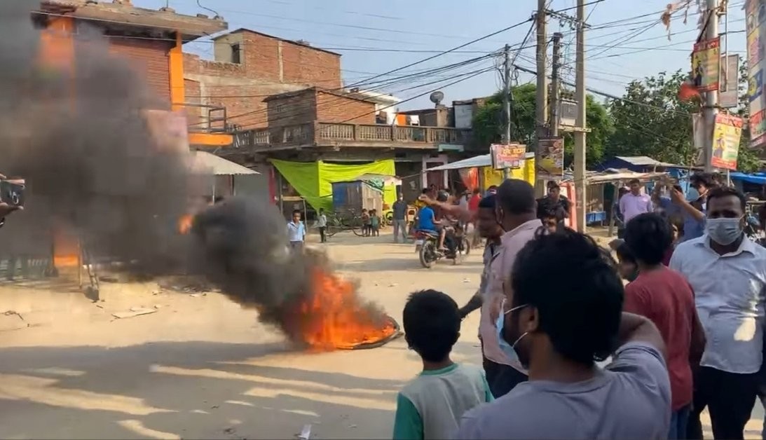 निषेधाज्ञा हटाउन माग गर्ने आन्दोलनरत कुर्मी प्रहरी नियन्त्रणामा