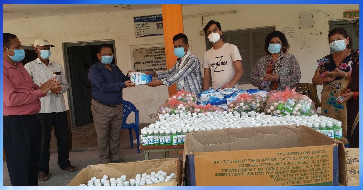 सिद्धार्थनगर वडा न.५ले  स्वास्थ्य सामाग्री वितरण गर्दै