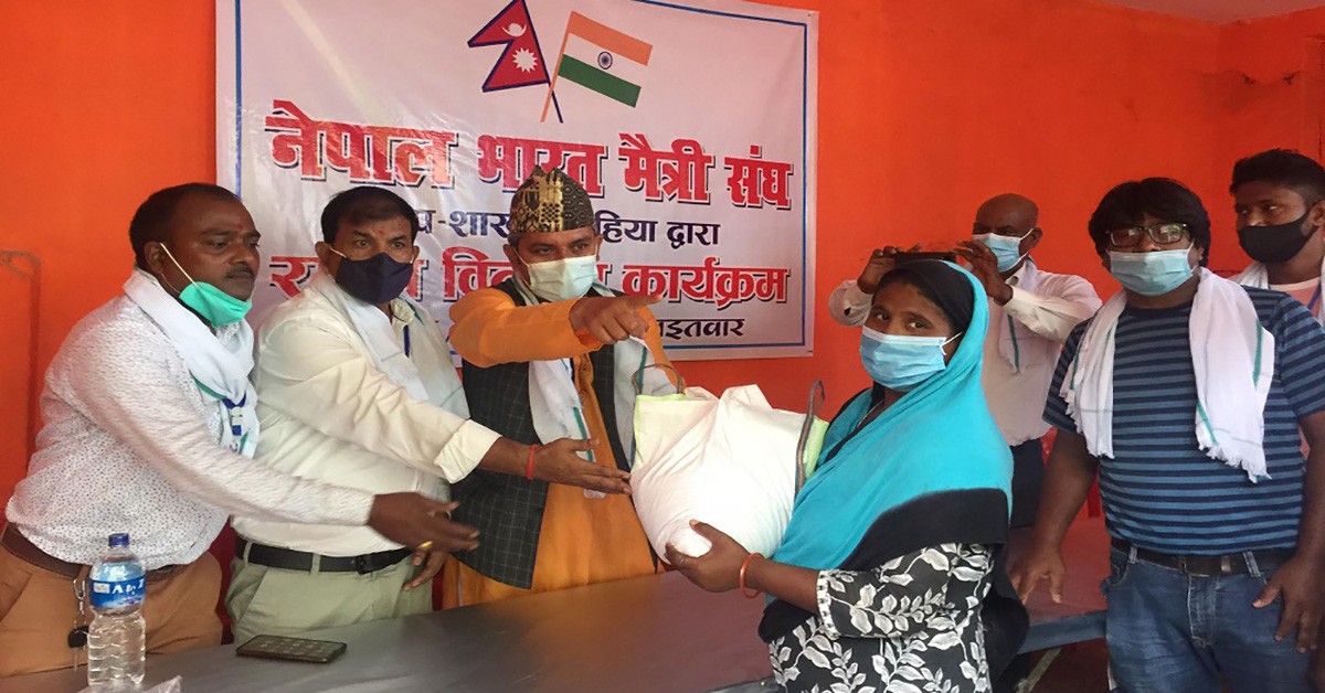 नेपाल भारत मैत्री संघद्वारा ६० परिवारलाइ राहत प्रदान