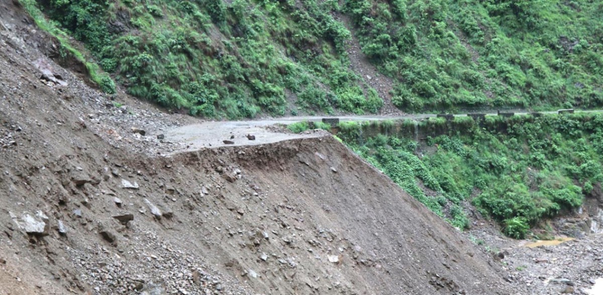 सिद्धार्थ राजमार्गकाे सडक खण्ड बगाए पछि ओहोरदोहोर बन्द