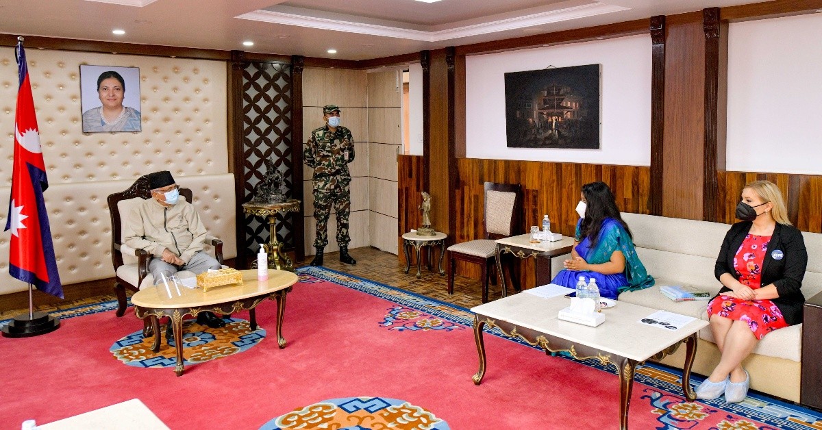 प्रतिष्ठान र प्रोजेक्ट होपले गरेका कामबारे प्रधानमन्त्रीलाई व्रिफिङ्ग,   चार्टर उडानमार्फत स्वास्थ्य सामग्री नेपाल आउने