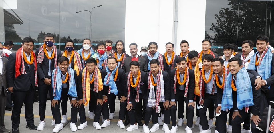 साफको उपविजेता टोली स्वदेश आयो