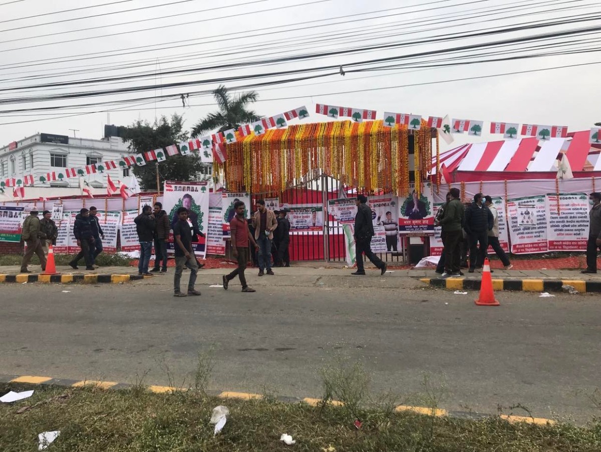 काग्रेस लुम्बिनी प्रदेश अधिवेशनमा  देउवा र पौडेल पक्षको छुट्टाछुट्टै प्यानल ।