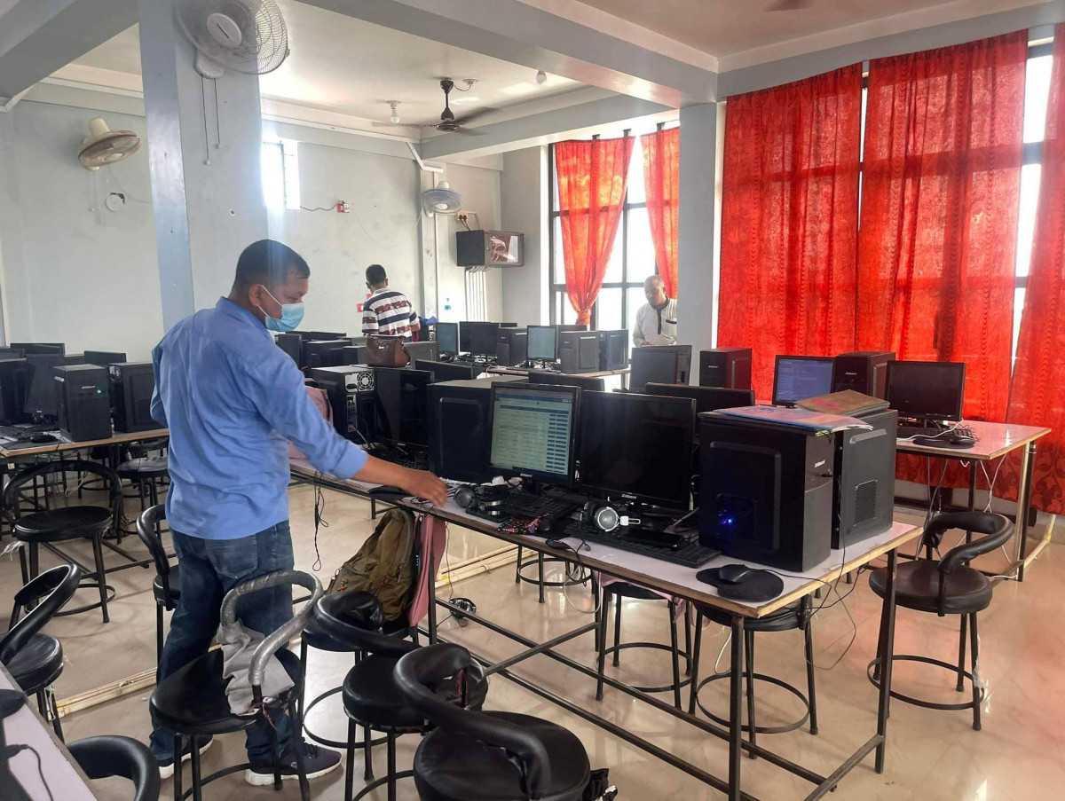 सर्वसाधारणलाई ब्ल्याकमेलिङ गर्ने कार्यालयबाट १५० बढी युवा युवती प्रहरी नियन्त्रणमा