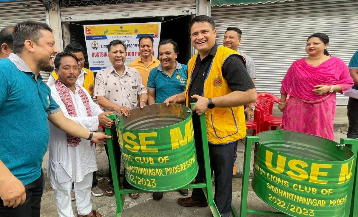 लायन्स क्लव अफ सिद्धार्थनगर प्रोग्रेसिवद्धारा सिद्धार्थनगर नगरपालीकालाई दश थान डसविन हस्तान्तरण