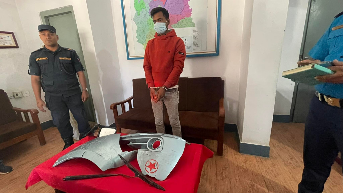 गाडी संगै उभिएर खिचेको फोटो फेसबुकमा भेटे पछि ३ जनाको ज्यान जाने गरी दुर्घटना गराएको गाडी चालक नियत्रन्णमा
