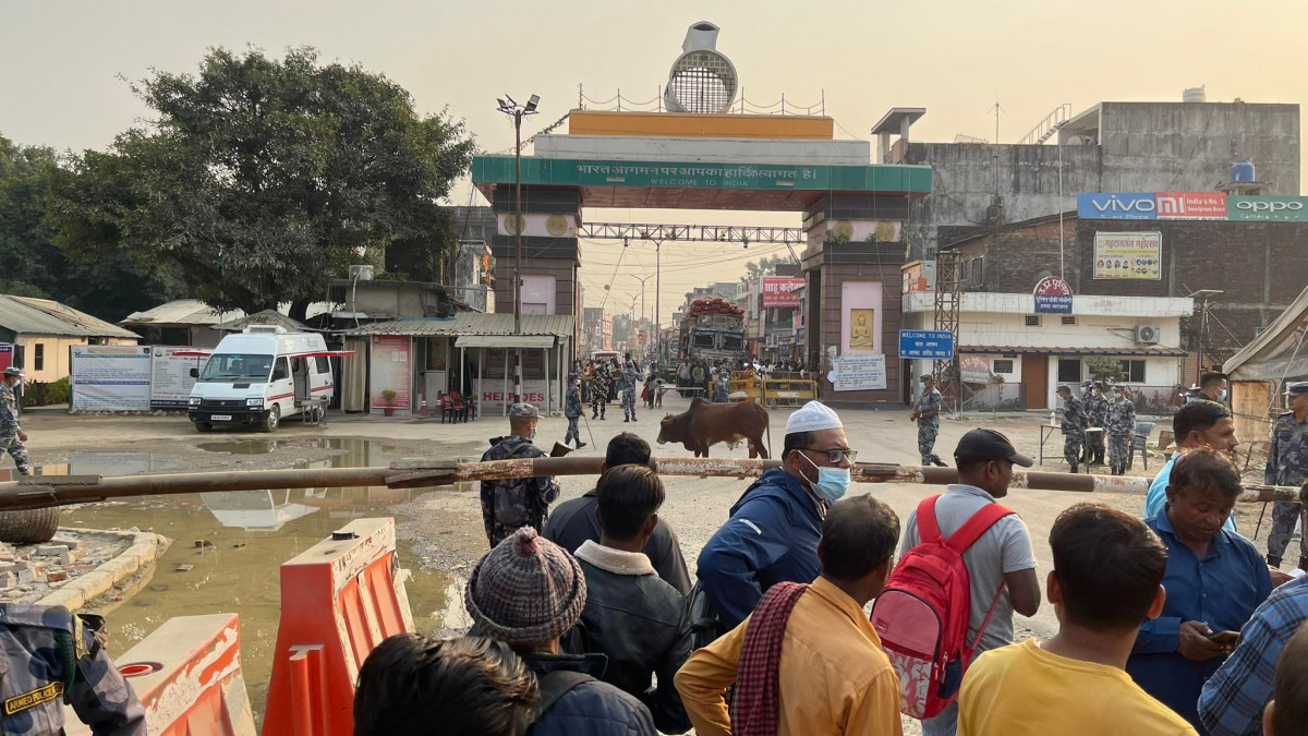बेलहिया नाका : अत्यावश्यक वस्तु आयात, पर्यटकलाई प्रवेश