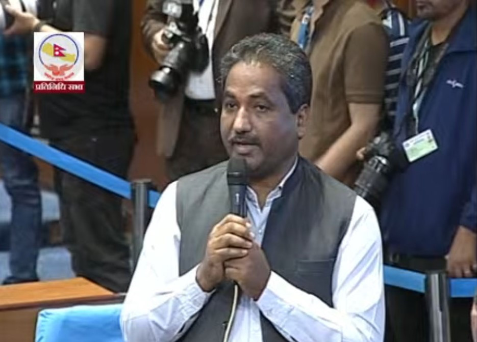 चितवन बस दुर्घटनाबारे संसदमा सरकारसँग जवाफ माग