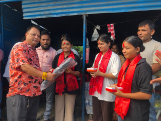सि.न.पा ६ का सदस्य अनिल कुमार के.सी. द्वारा एसईई मा उत्तीर्ण विद्यार्थीहरुलाई सम्मान