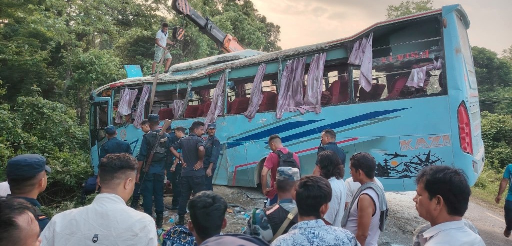 कपिलवस्तु बस दुर्घटनामा २९ घाइते, ३ जना गम्भीर