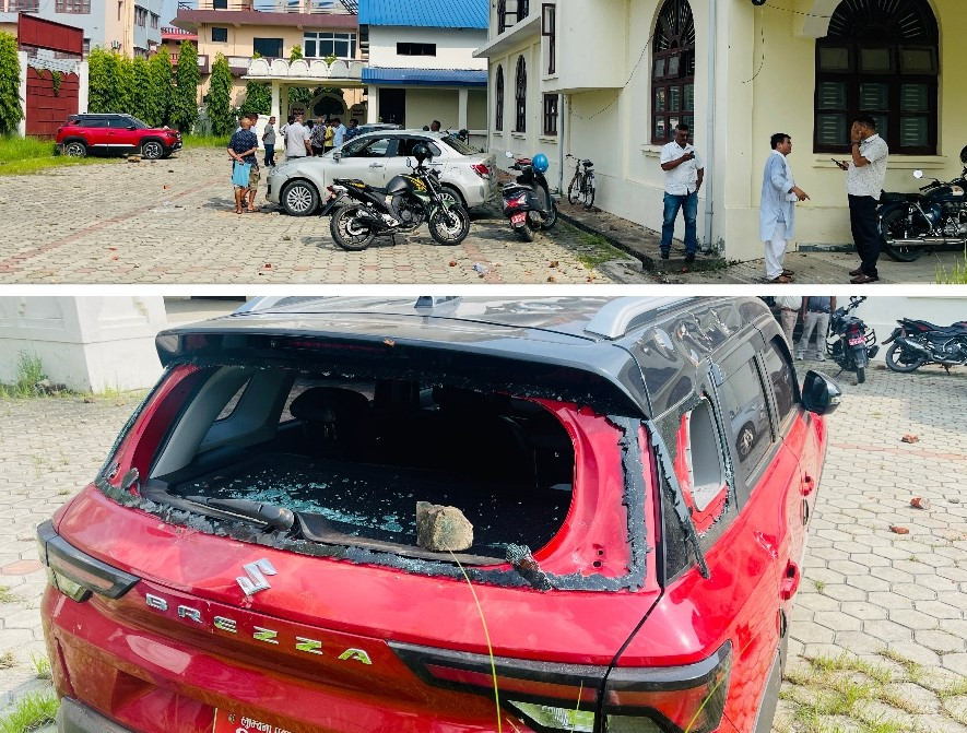 जेनजी प्रदर्शनले उग्ररुप लिन थालेपछि रूपन्देहीमा कफ्र्यू आदेश जारी , नेपाली काग्रेस पार्टी कार्यालय र पुर्व गृहमन्त्री बालकृष्ण खांडको घरमा तोडफोड 
