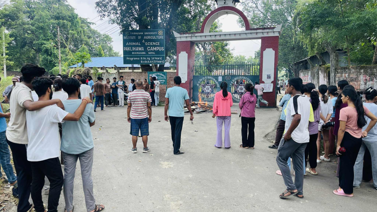 कृषि क्याम्पस पक्लिहवामा एमाले काग्रेस माओवादी निकट विद्यार्थी संगठनका पदाधिकारीहरु द्धारा राजिनामा , स्वबियु साइनबोर्ड जलाइयो , जेनजी आन्दोलन प्रति एकिबद्धता 