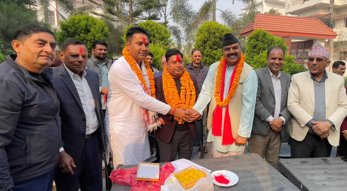 जसपा नेपालका उम्मेदवार श्रीनिवास यादव एमालेमा प्रवेश
